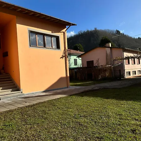 Holiday home Casa Hydrangea Con Piscina E Giardino Bagni di Lucca
