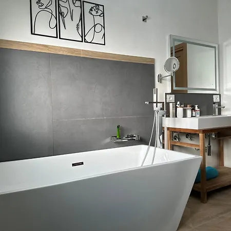 Casa Hydrangea Con Piscina E Giardino Bagni di Lucca