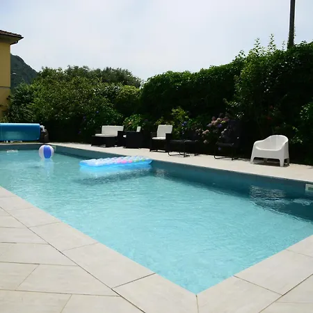 Casa Hydrangea Con Piscina E Giardino 別荘 バーニ・ディ・ルッカ