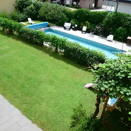 Holiday home Casa Hydrangea Con Piscina E Giardino Bagni di Lucca