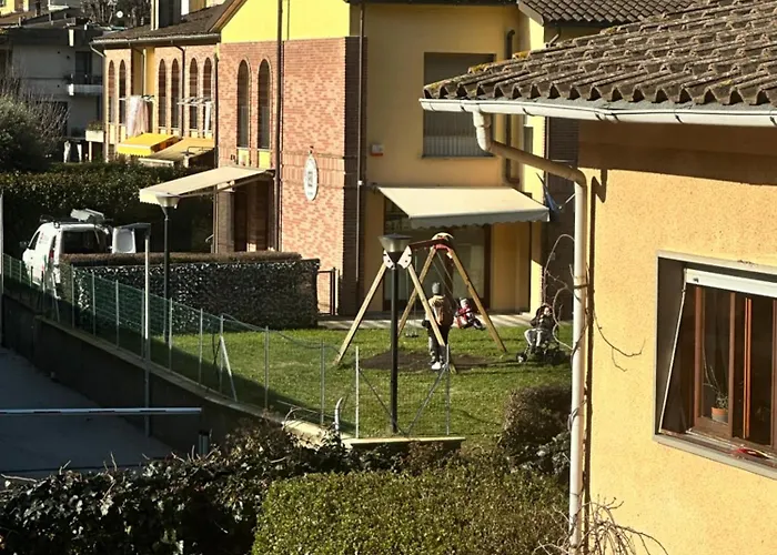 בית נופש Casa Hydrangea Con Piscina E Giardino *